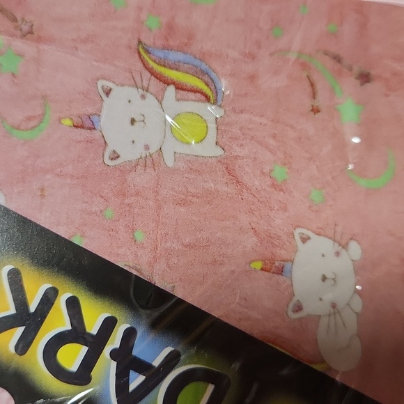 BNIP CATICORN Glow in the dark blanket-50X40 - Picture 5 of 5